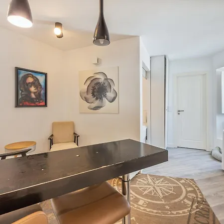 Madragoa Apartment